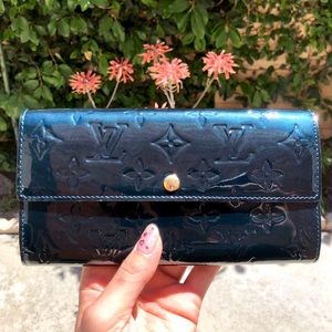 Louis Vuitton Limited Edition Sarah Bleu Wallet